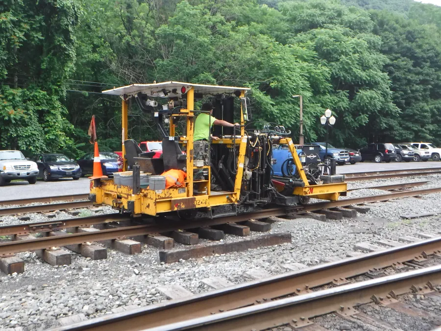 Rail yard inspection car