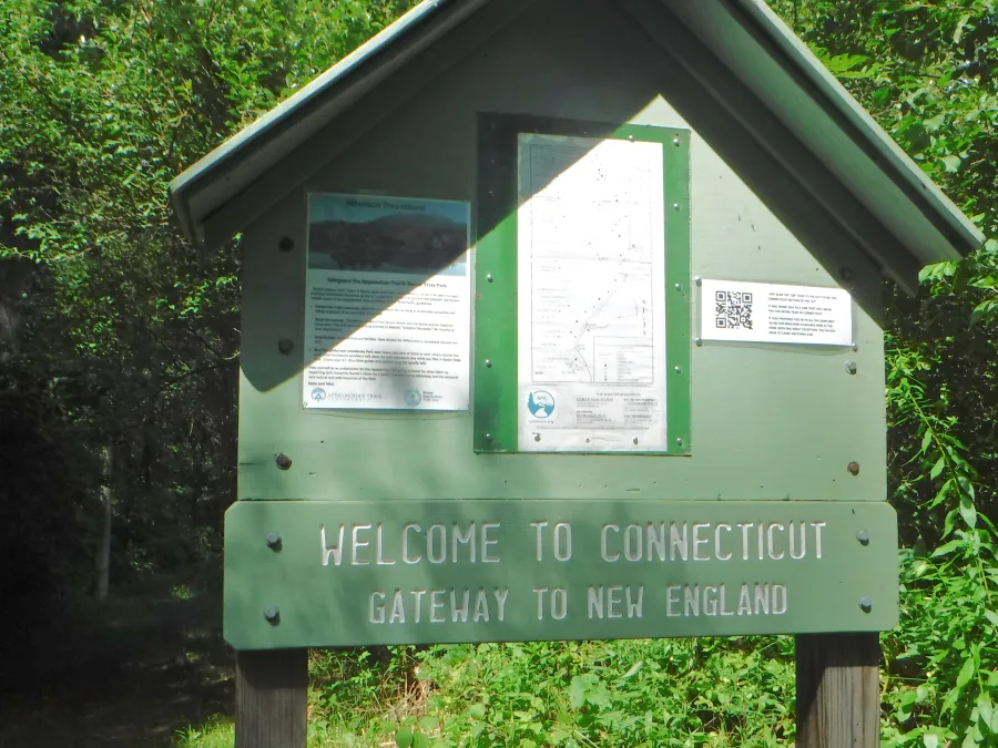 Connecticut state line marker