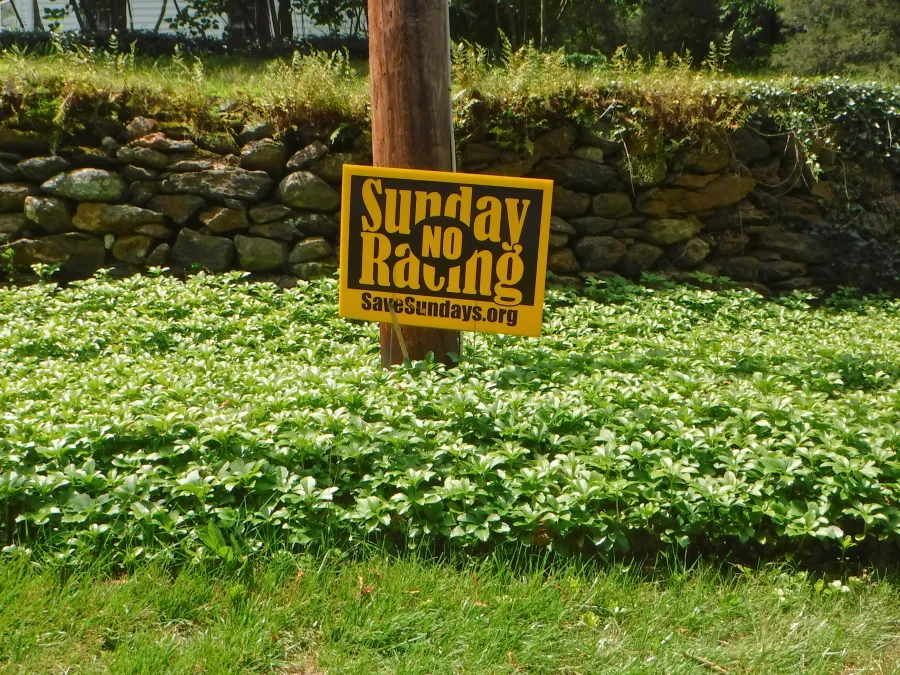 No Sunday racing yard sign