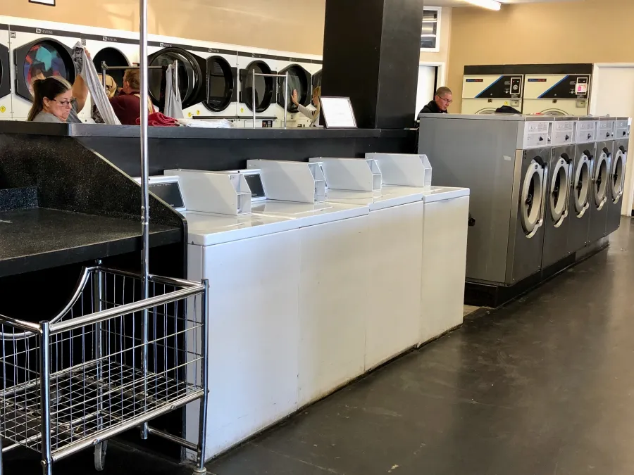 Laundromat in Tehachapi