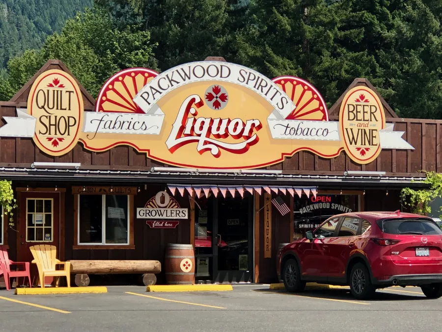 Packwood liquor store and quilt shop