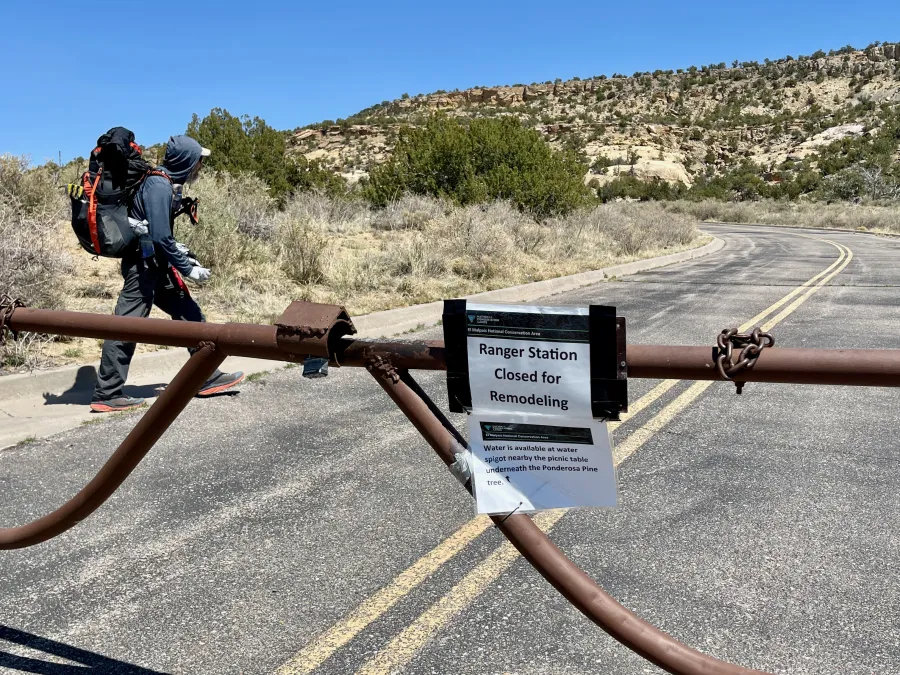 Zigzag enters the drive to the ranger station