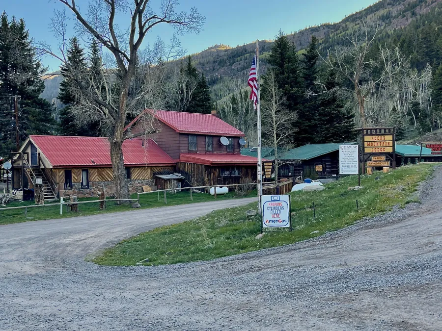 Rocky Mountain Lodge