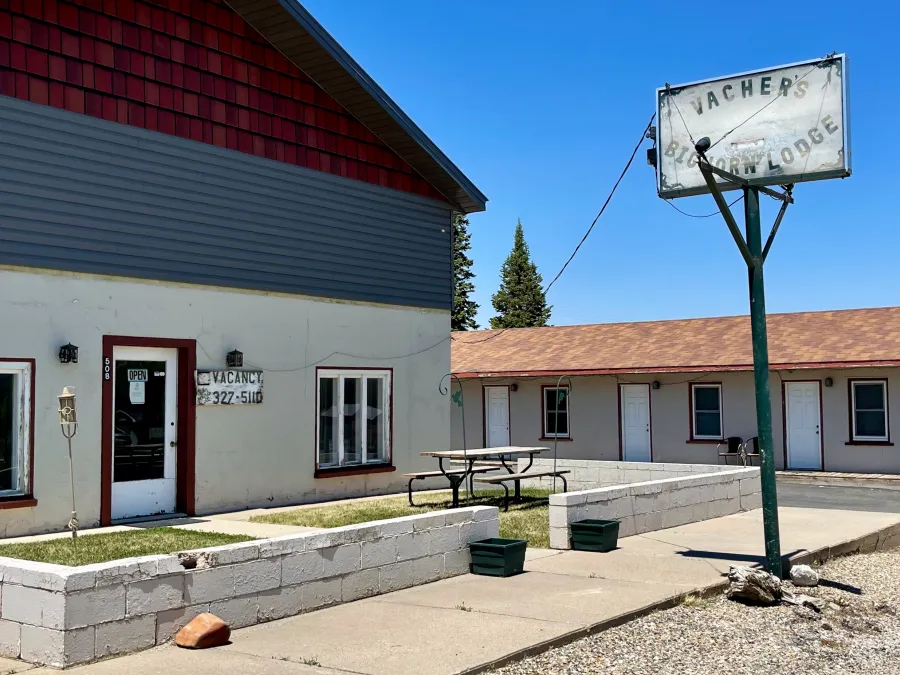 Vacher's Bighorn Lodge