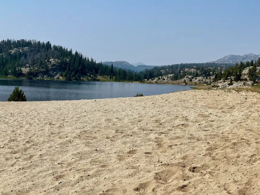 A sandy beach on Sandpoint Lake