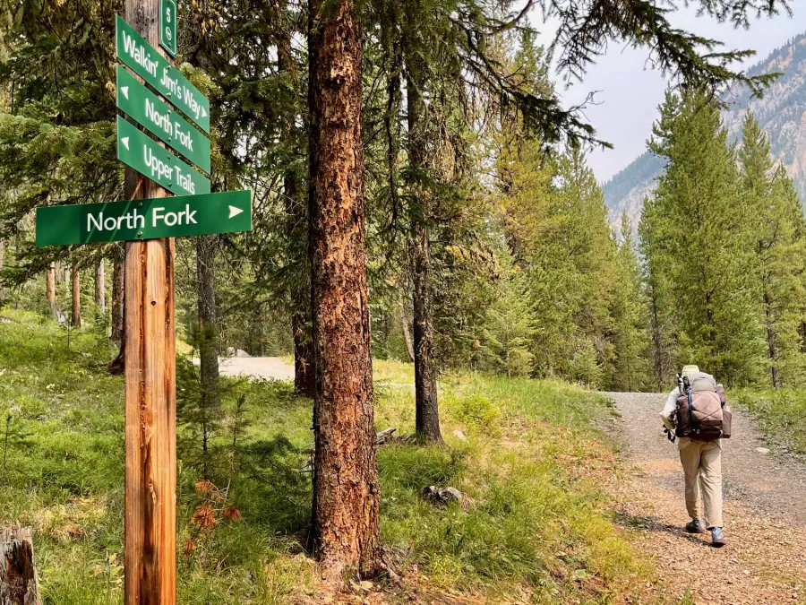 Top O' walks past trail signs