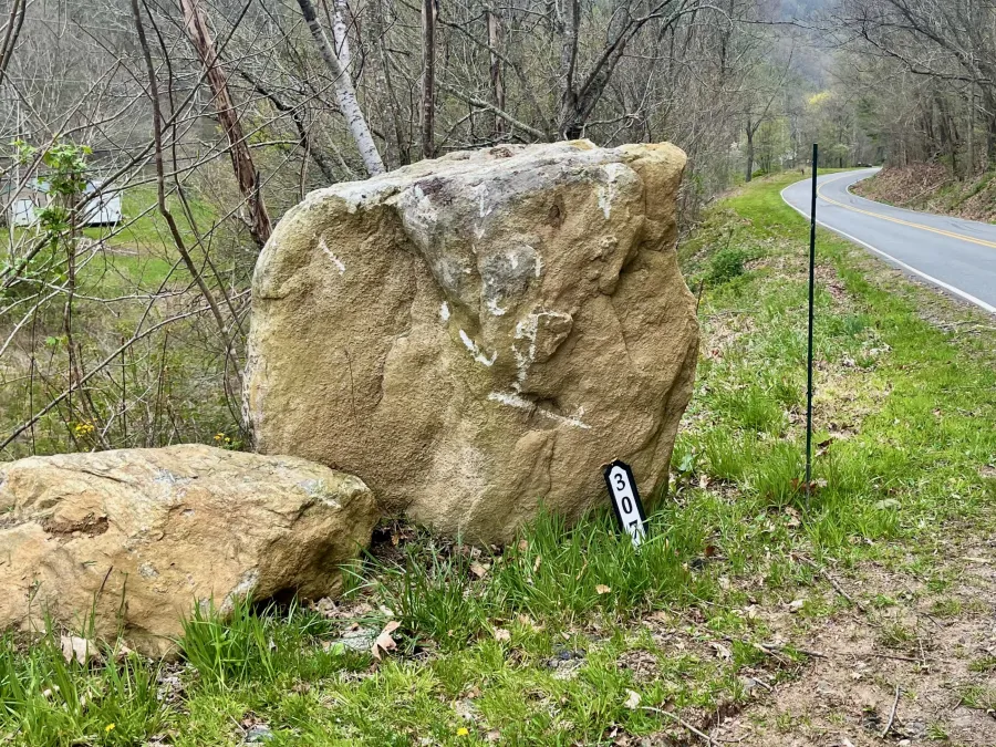 Large boulders on Coxes Creek Road
