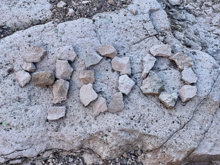The number 400 arranged in rocks