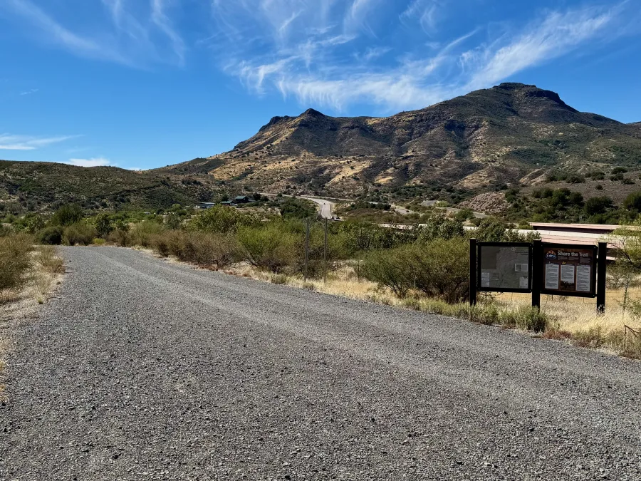 The trailhead at Beeline Highway