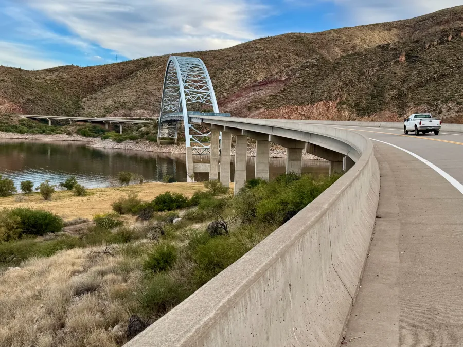 The bridge at Roosevelt Lake