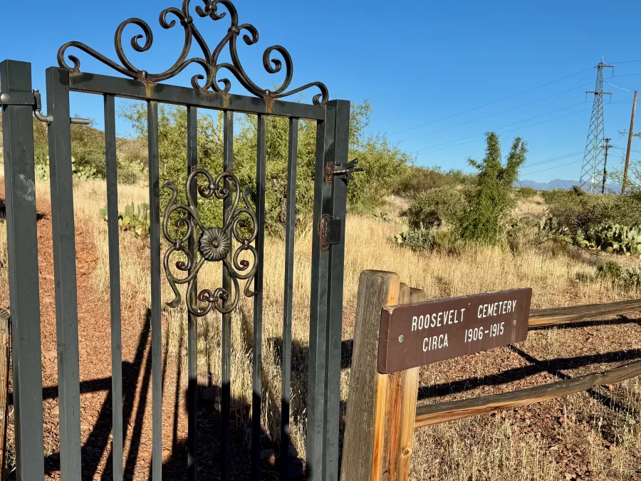 Roosevelt Dam Cemetery