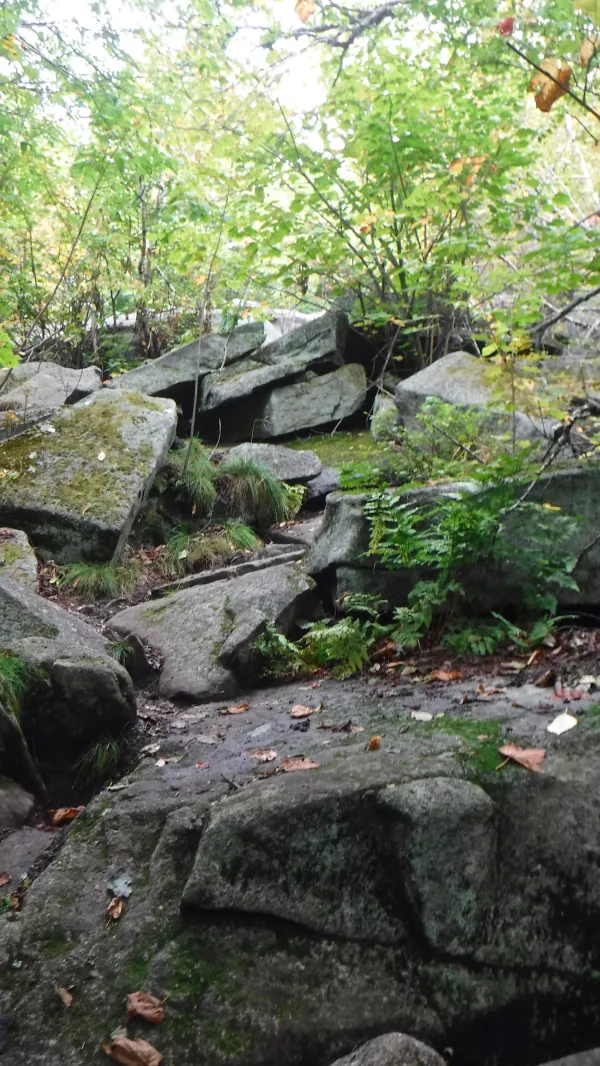 Rocky climb to ledges