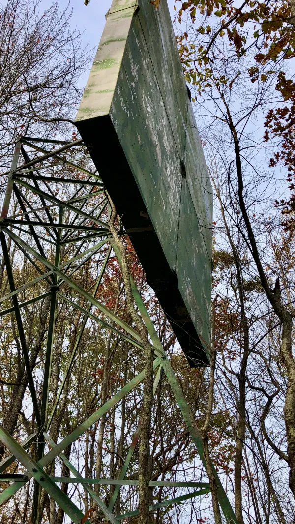 A microwave reflector