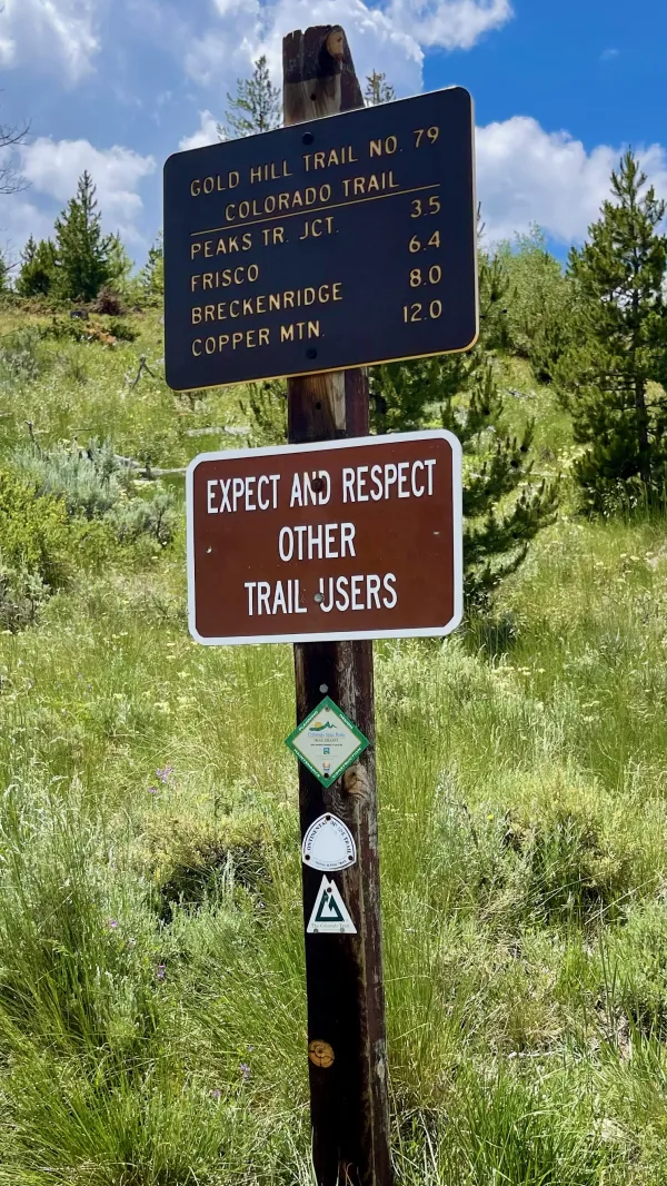 A sign at Gold Hill Trailhead