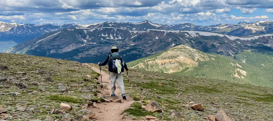 Top O' walks on the CDT toward Berthoud Pass