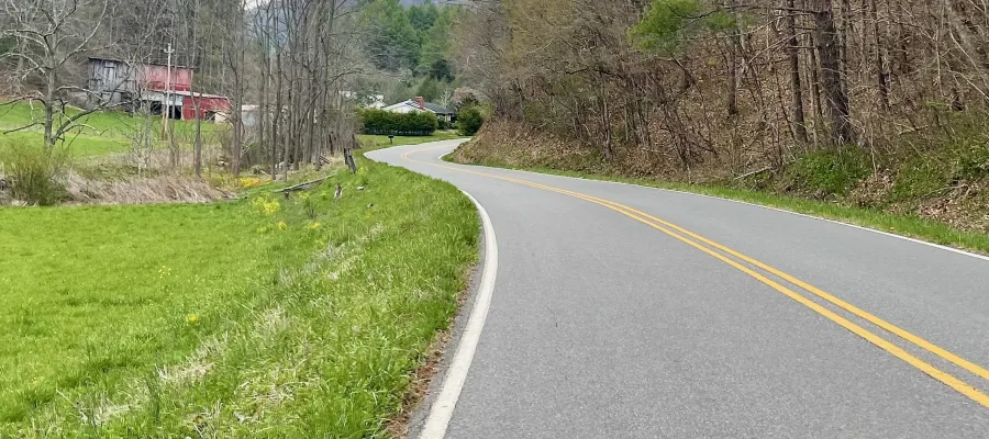 A blind curve on Jacks Creek Road
