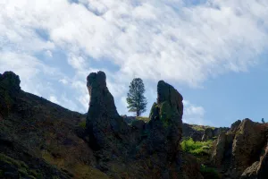 Rocks that look like Stonehenge