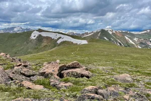 A long stretch of the CDT across the Vasquez Mountains