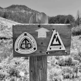 A marker shows the footpath of the Colorado and Continental Divide trails
